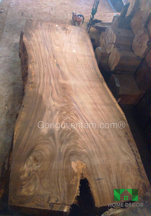 Bàn gỗ nguyên tấm có sẵn - Mẫu 2